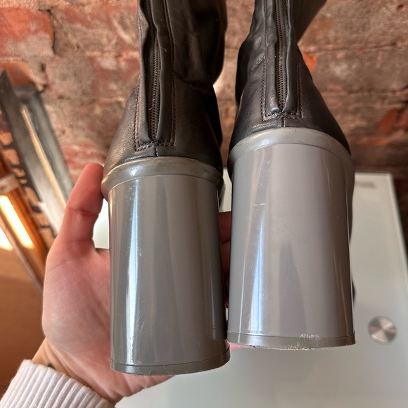 Prada leather Y2K rubber sole boots 38 / 7.5 - Picture 5 of 10